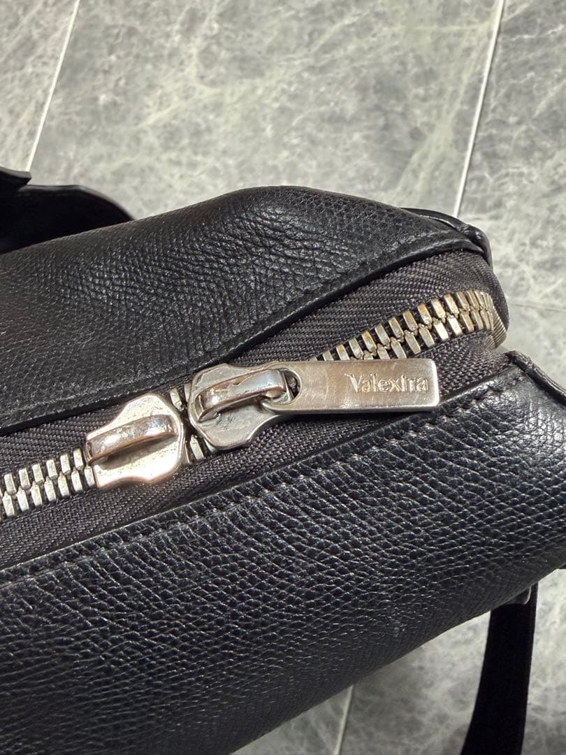 VALEXTRA ヴァレクストラ Vライン レザー リュック バックパック