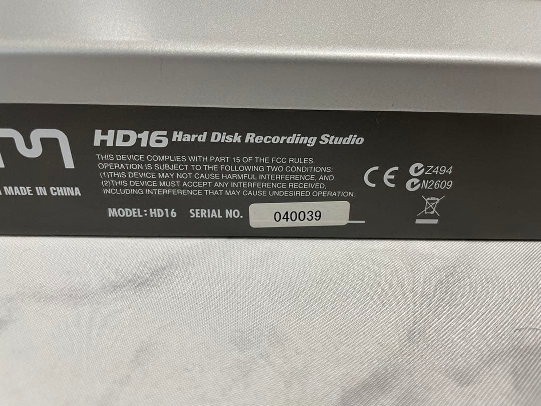 ZOOM HD16 マルチトラックレコーダー(別売りフットスイッチ付き)