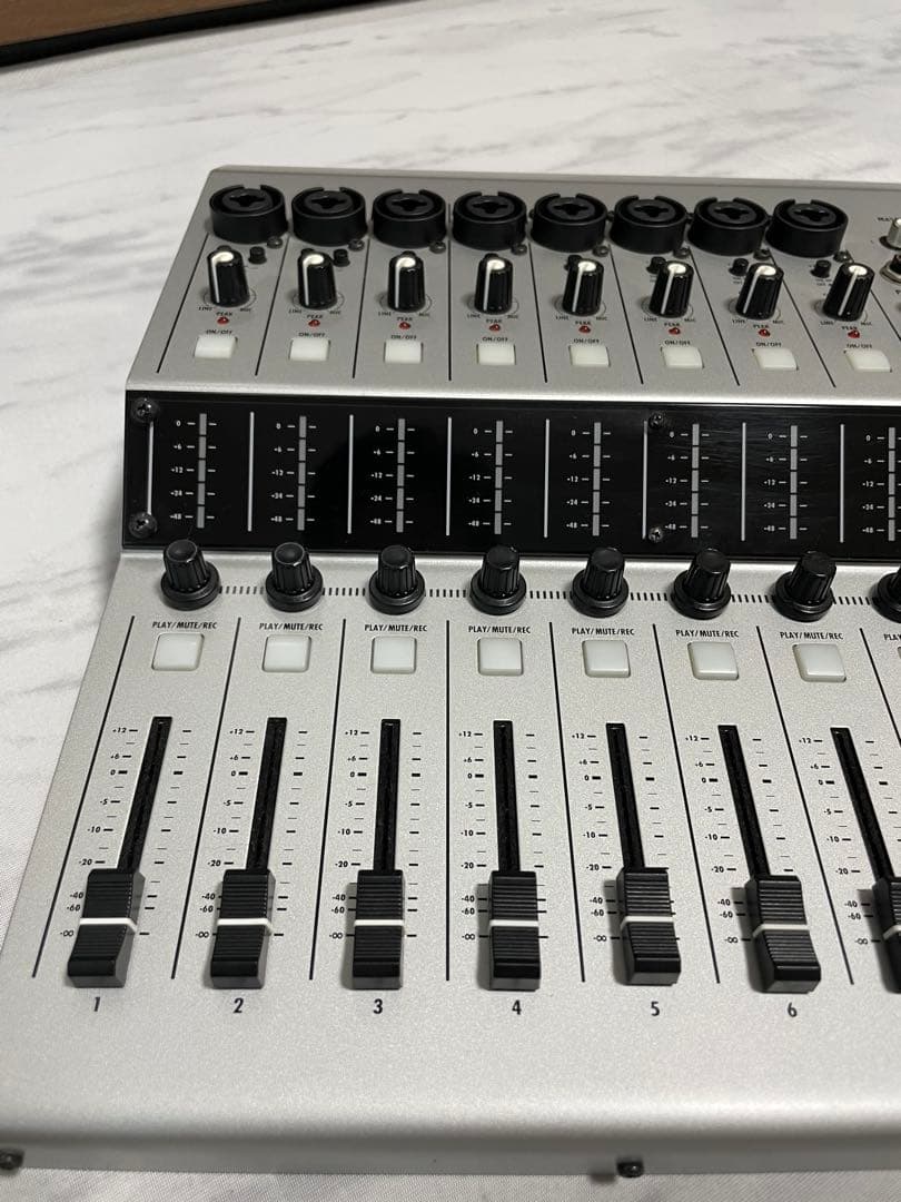 ZOOM HD16 マルチトラックレコーダー(別売りフットスイッチ付き)