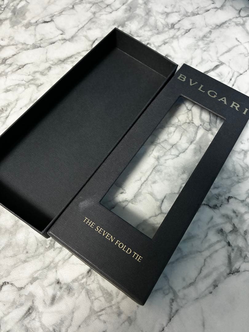 ✨未使用タグ付き✨ブルガリ　リング柄ロゴ入り　ディープブルー　ネクタイ