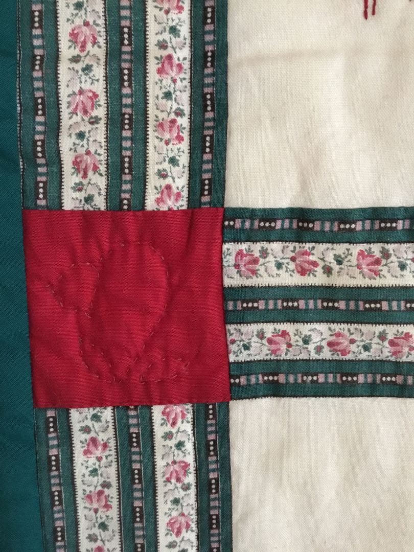 アンの田舎生活 刺繍キルト 約94cm タペストリー