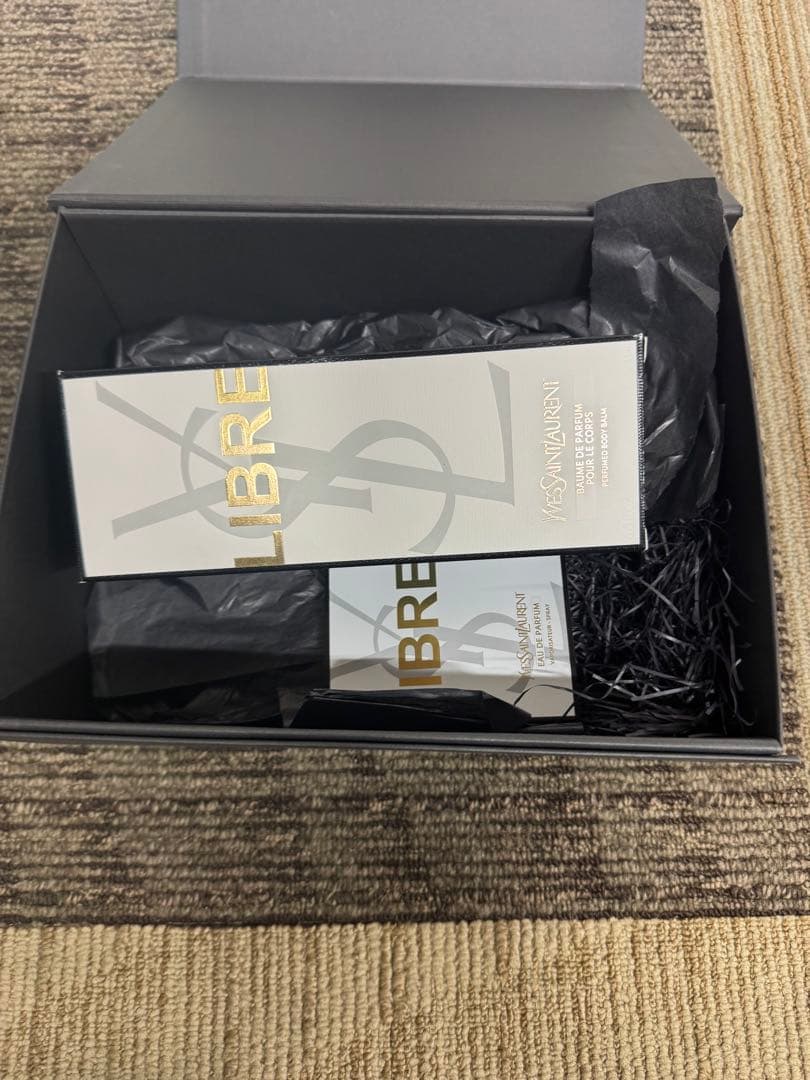 未使用　イヴ・サンローラン　リブレボディバーム200ml,オーデパルファム試供品