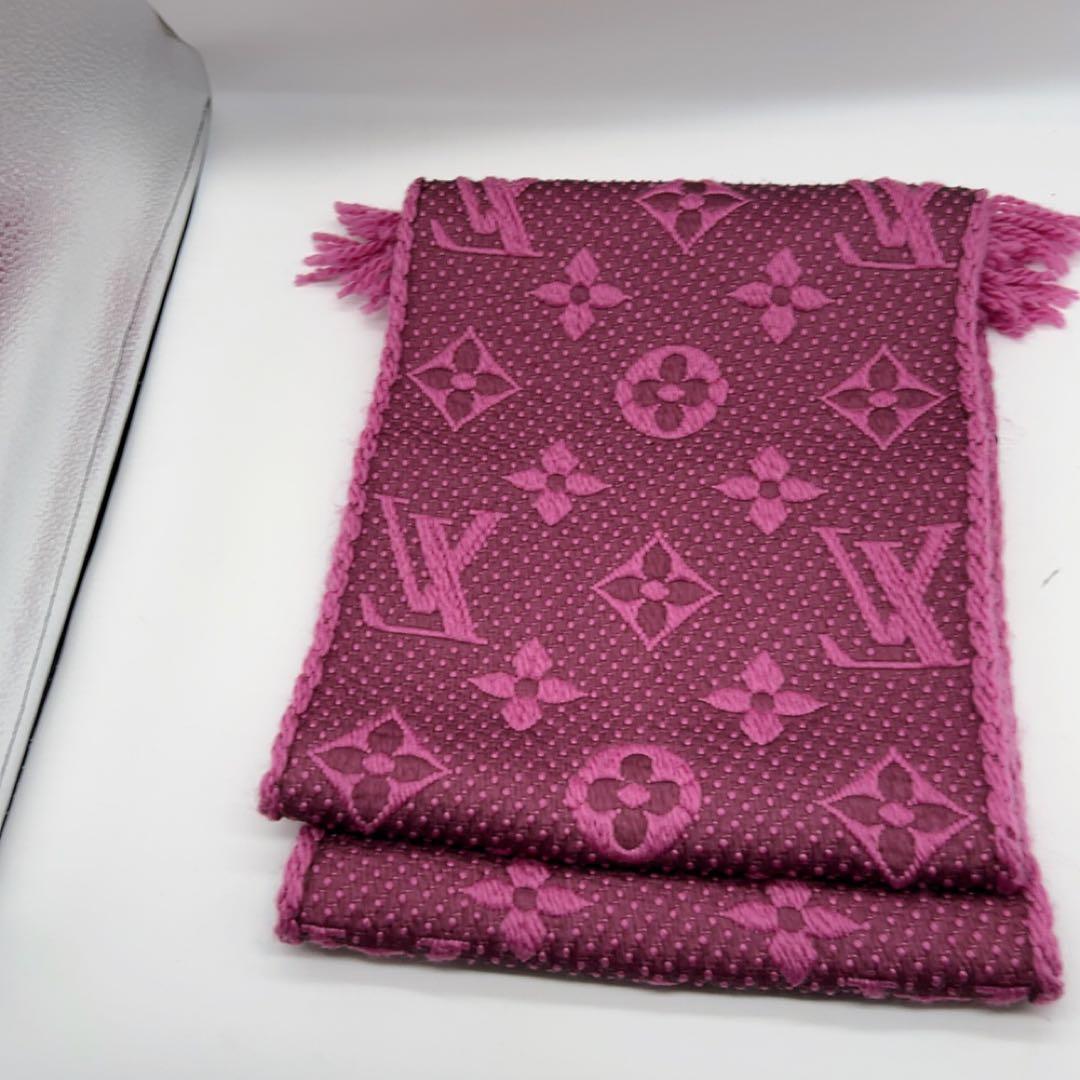 ルイヴィトン エシャルプ ロゴマニ マフラー モノグラム パープル M75503