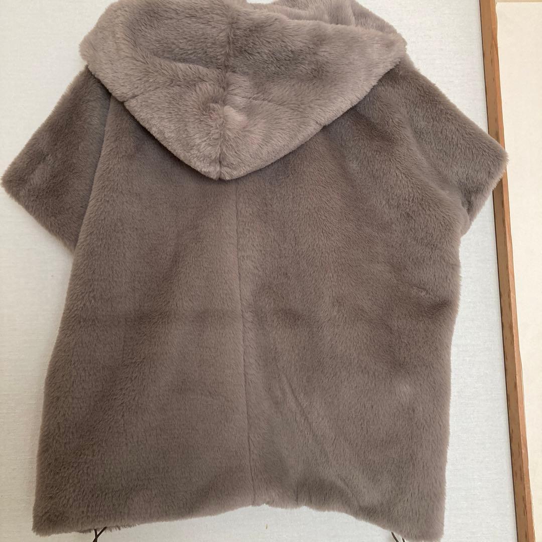 フード付きグレージュファーベスト Fサイズ