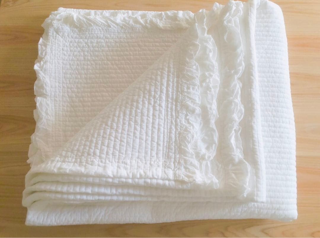 イブル 限定 ホワイト フリル ☆マルチがバー・大 マット 200×230cm