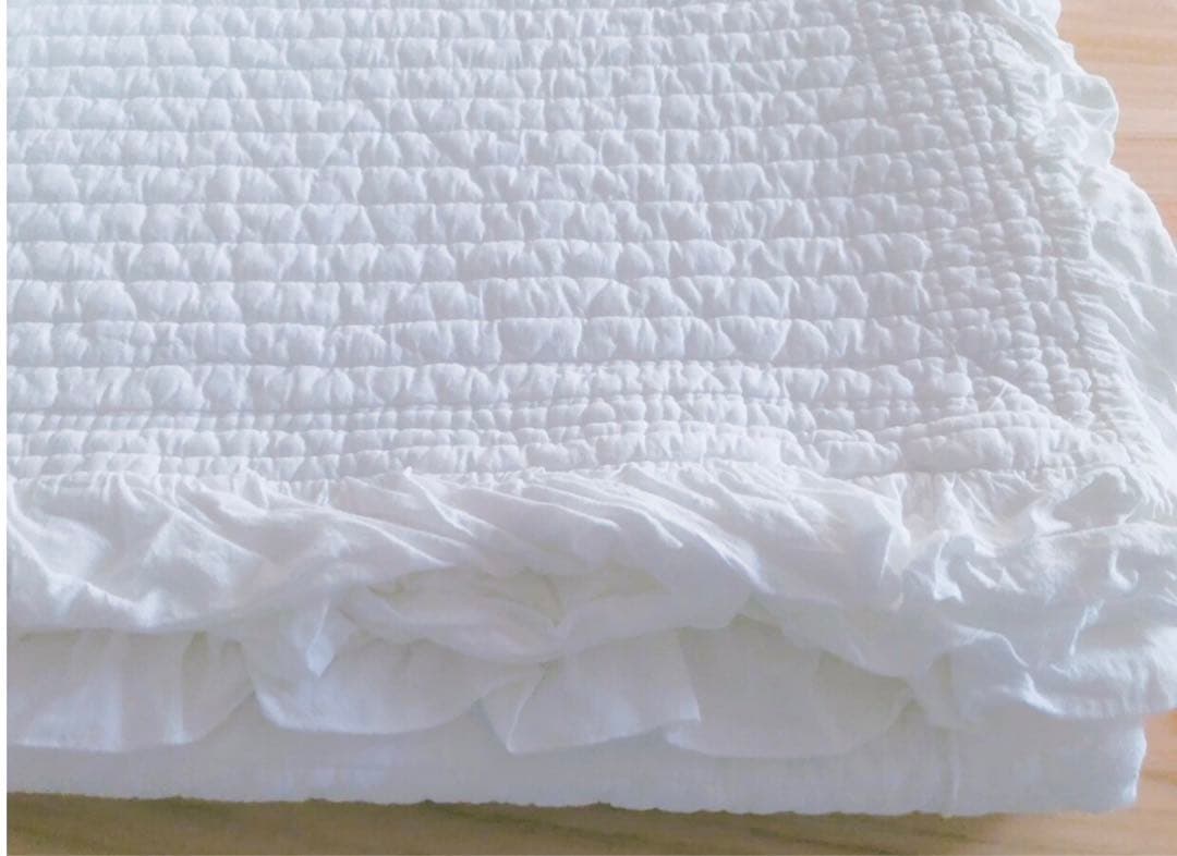 イブル 限定 ホワイト フリル ☆マルチがバー・大 マット 200×230cm