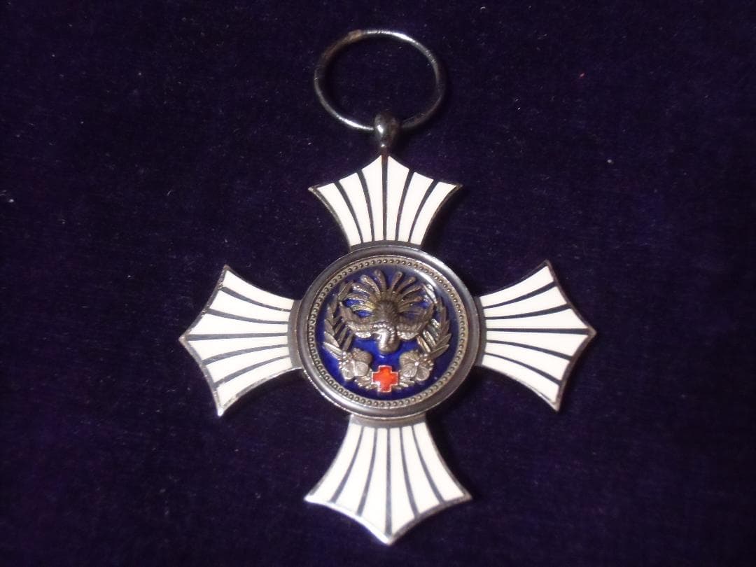 c*2様 ●日本の勲章/日本軍/徽章＊明治二十一年制定＊銀色有功章（実物）