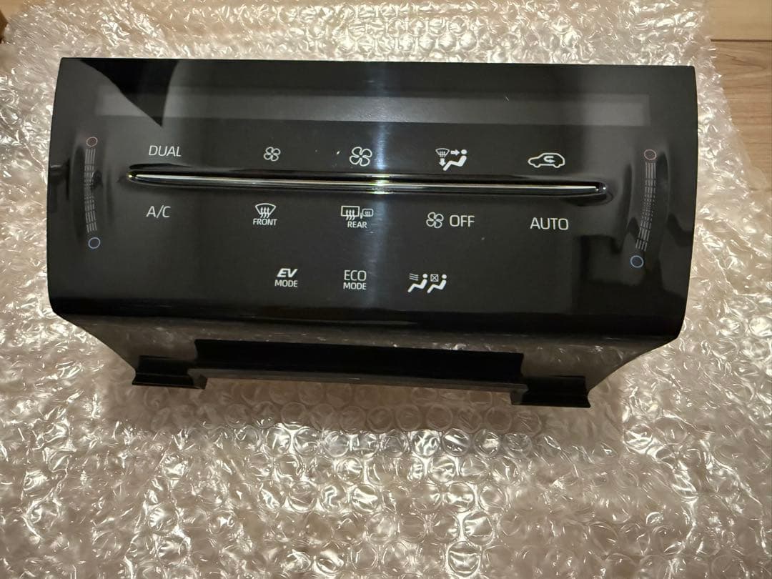 トヨタ 60ハリアー　エアコンパネル　美品