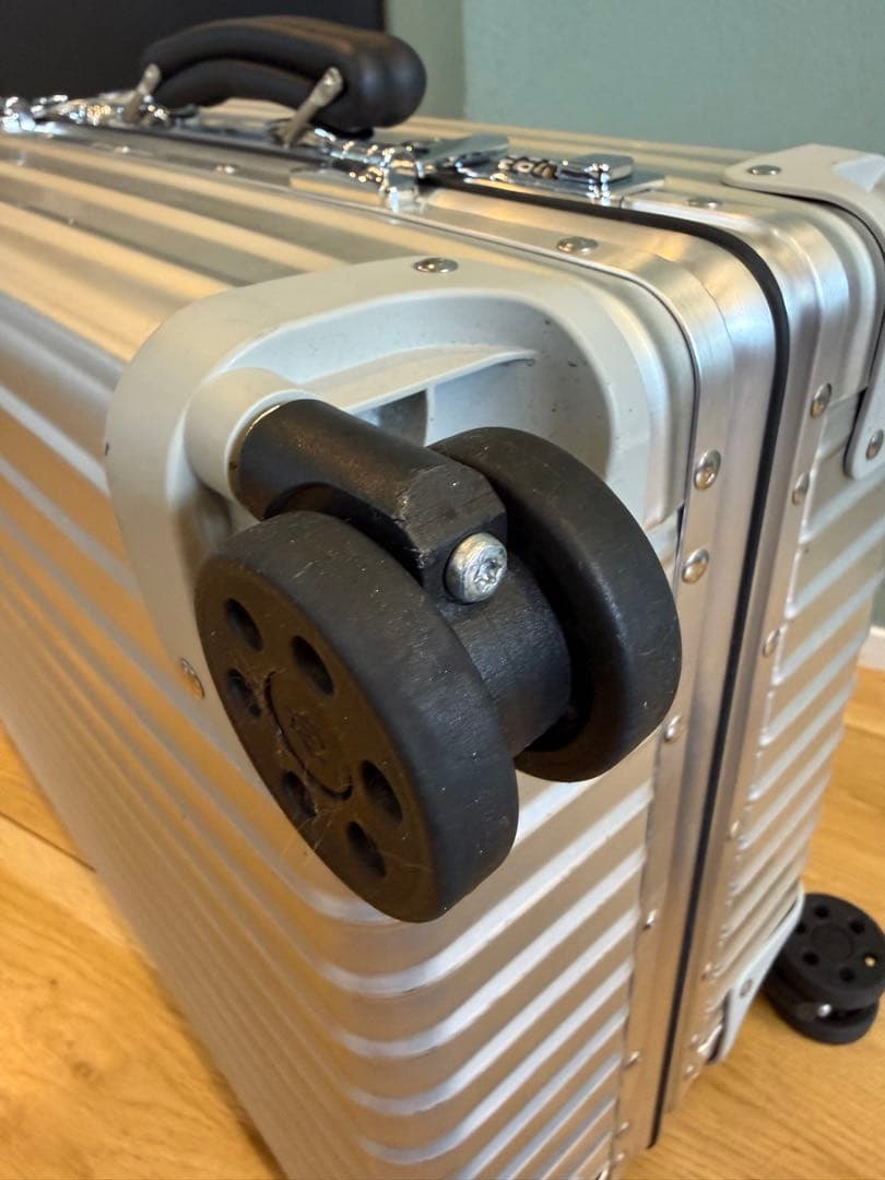 本日最終日 美品RIMOWA リモワ クラシックキャビン 永久保証対象製品