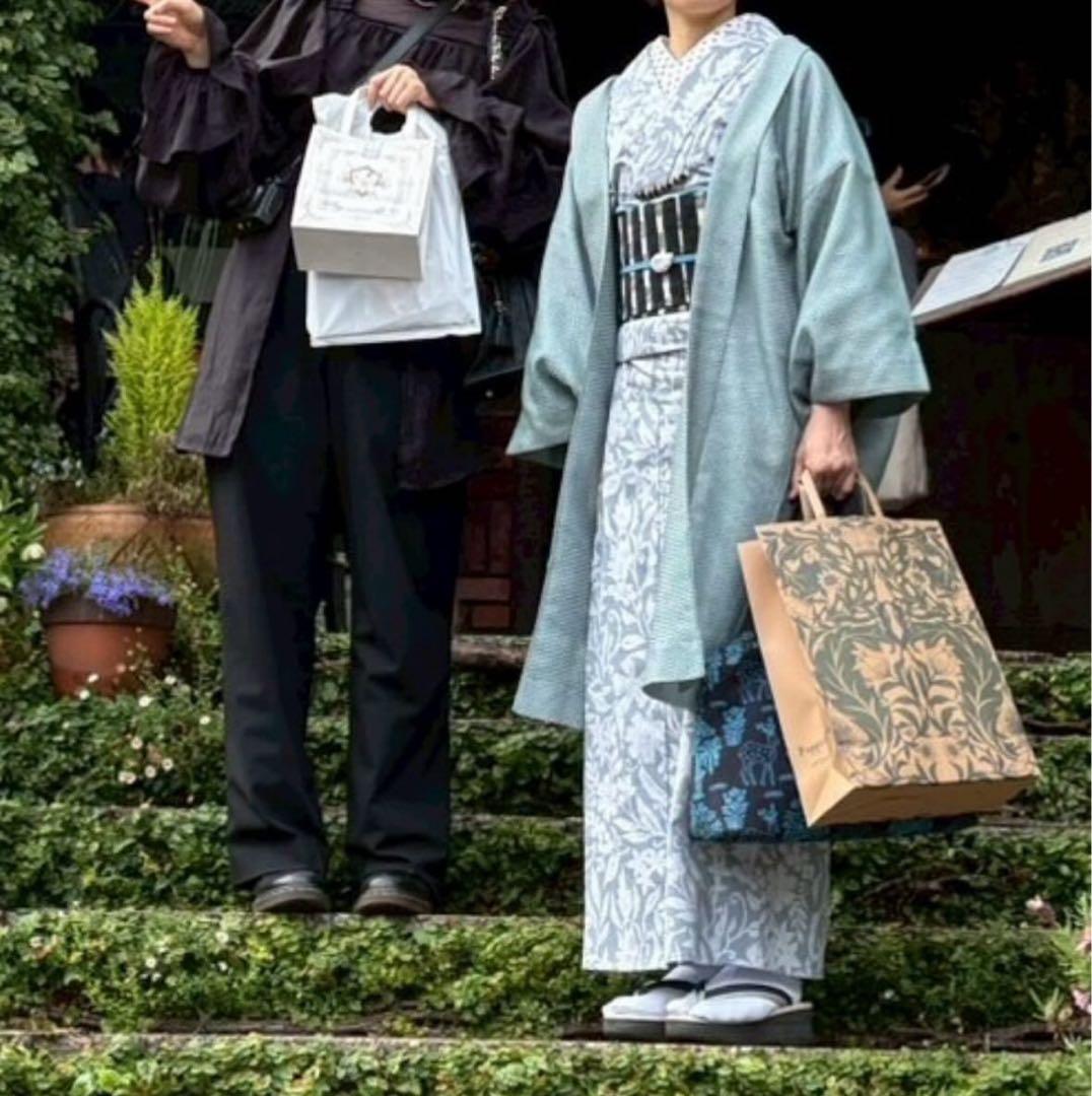 阿波しじら織り 抜染シリーズ グレー地 ぶどうと撫子