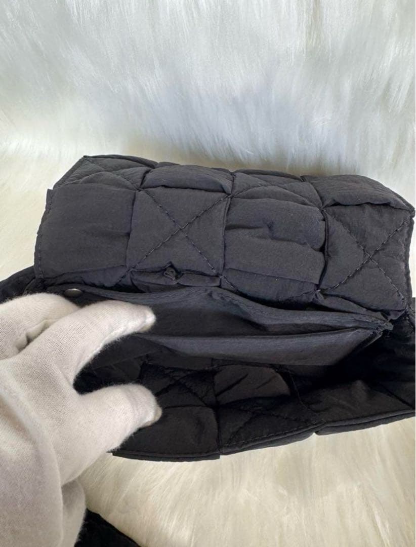 BOTTEGA VENETA　ボッテガヴェネタ　パデッドテックカセットショルダー