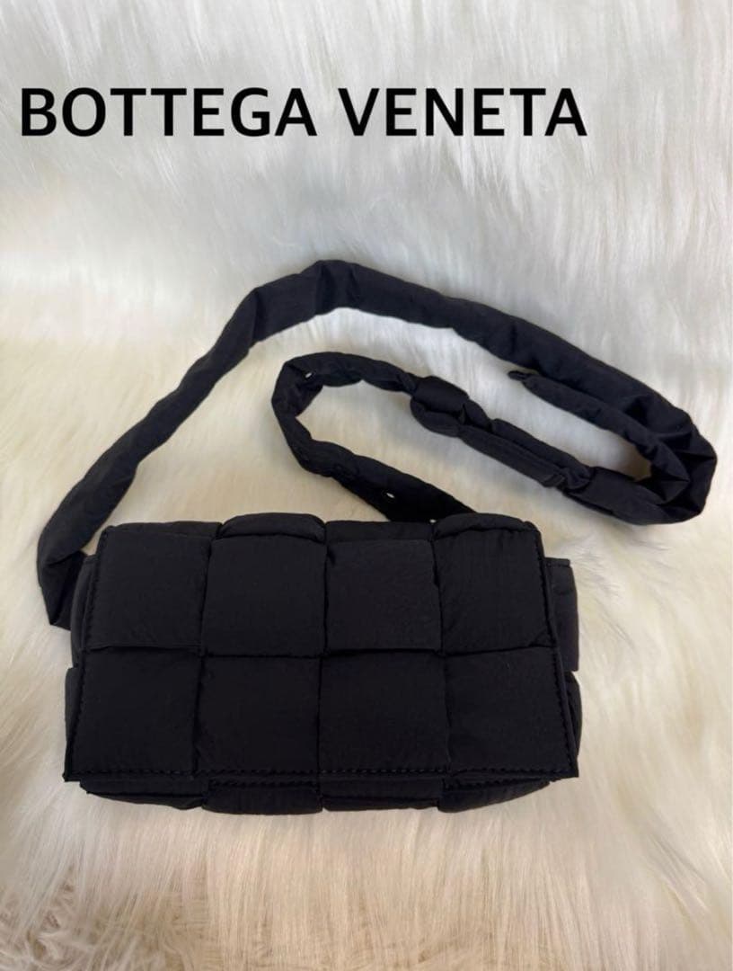 BOTTEGA VENETA　ボッテガヴェネタ　パデッドテックカセットショルダー