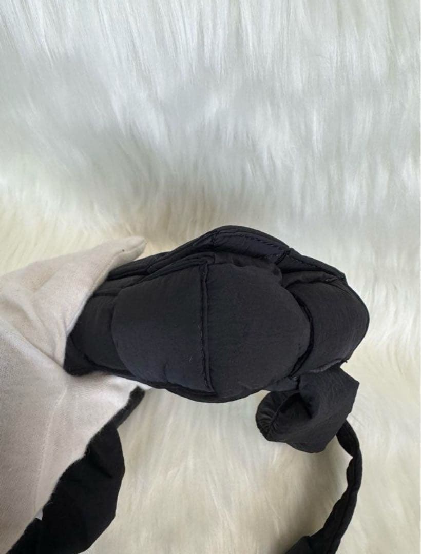 BOTTEGA VENETA　ボッテガヴェネタ　パデッドテックカセットショルダー