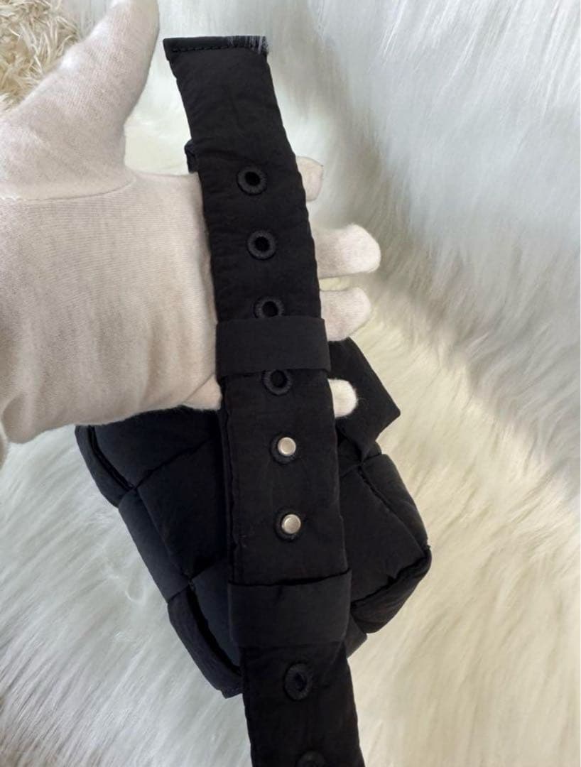 BOTTEGA VENETA　ボッテガヴェネタ　パデッドテックカセットショルダー