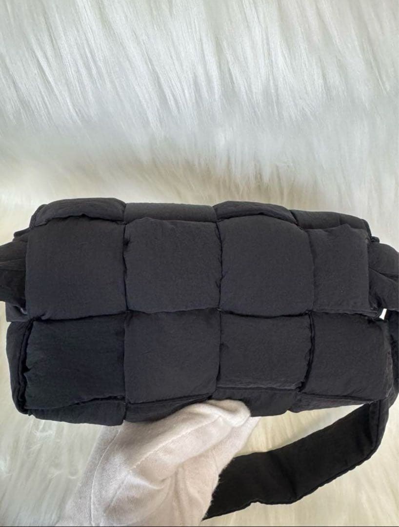 BOTTEGA VENETA　ボッテガヴェネタ　パデッドテックカセットショルダー