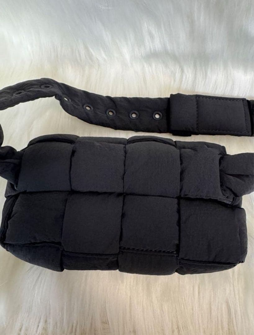 BOTTEGA VENETA　ボッテガヴェネタ　パデッドテックカセットショルダー