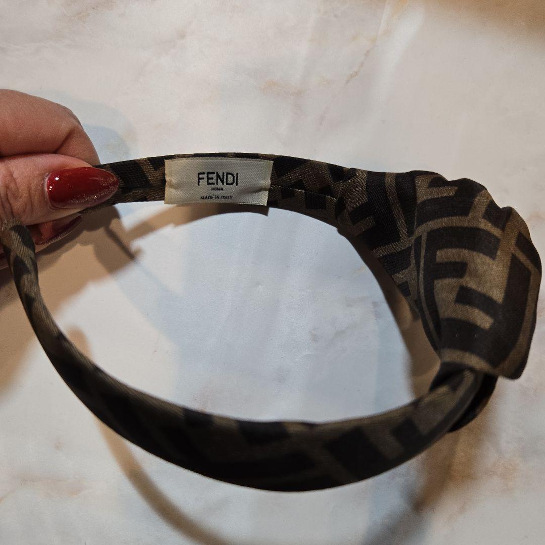 Fendi ロゴプリント カチューシャ