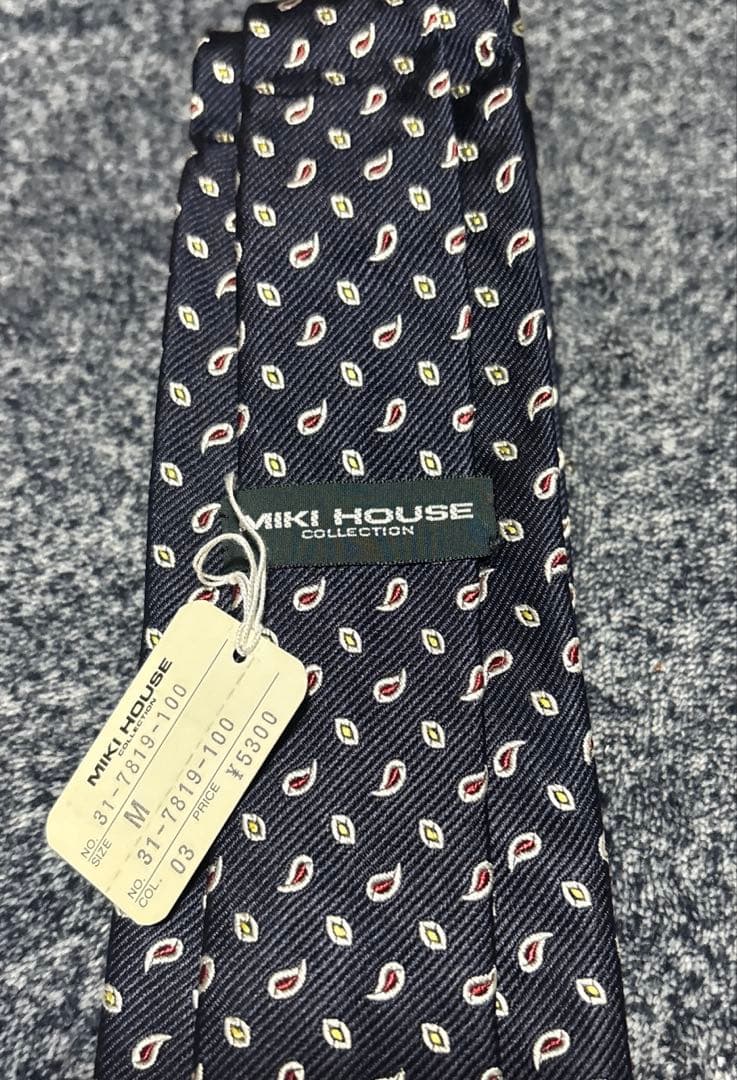 新品　ミキハウスコレクション　スーツ　130サイズ　ネクタイサービス