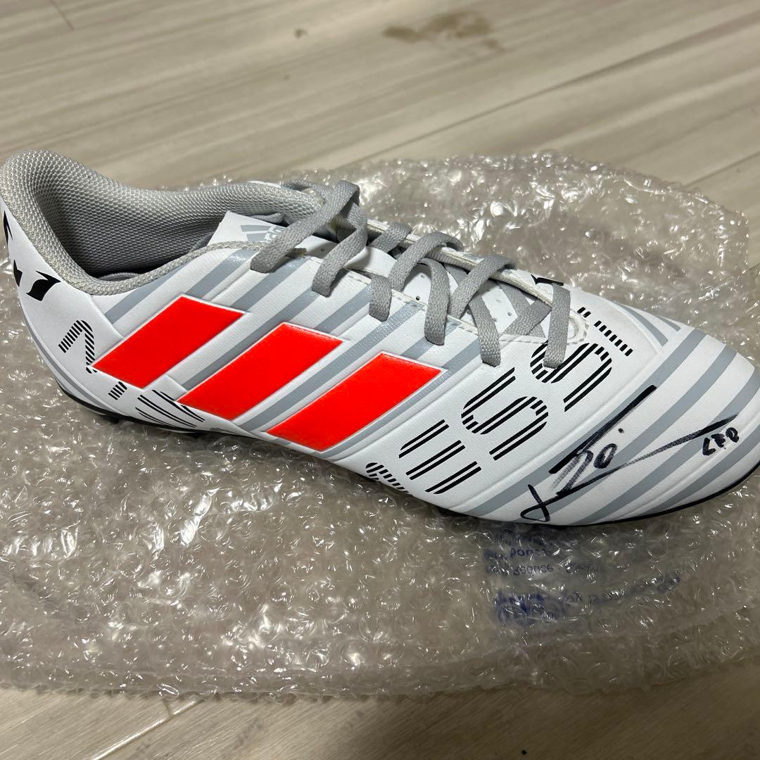 リオネルメッシ 直筆サインスパイク auto a1sports