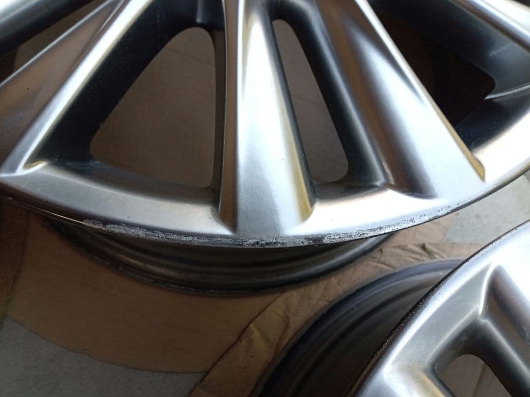 ハリアー純正ホイール