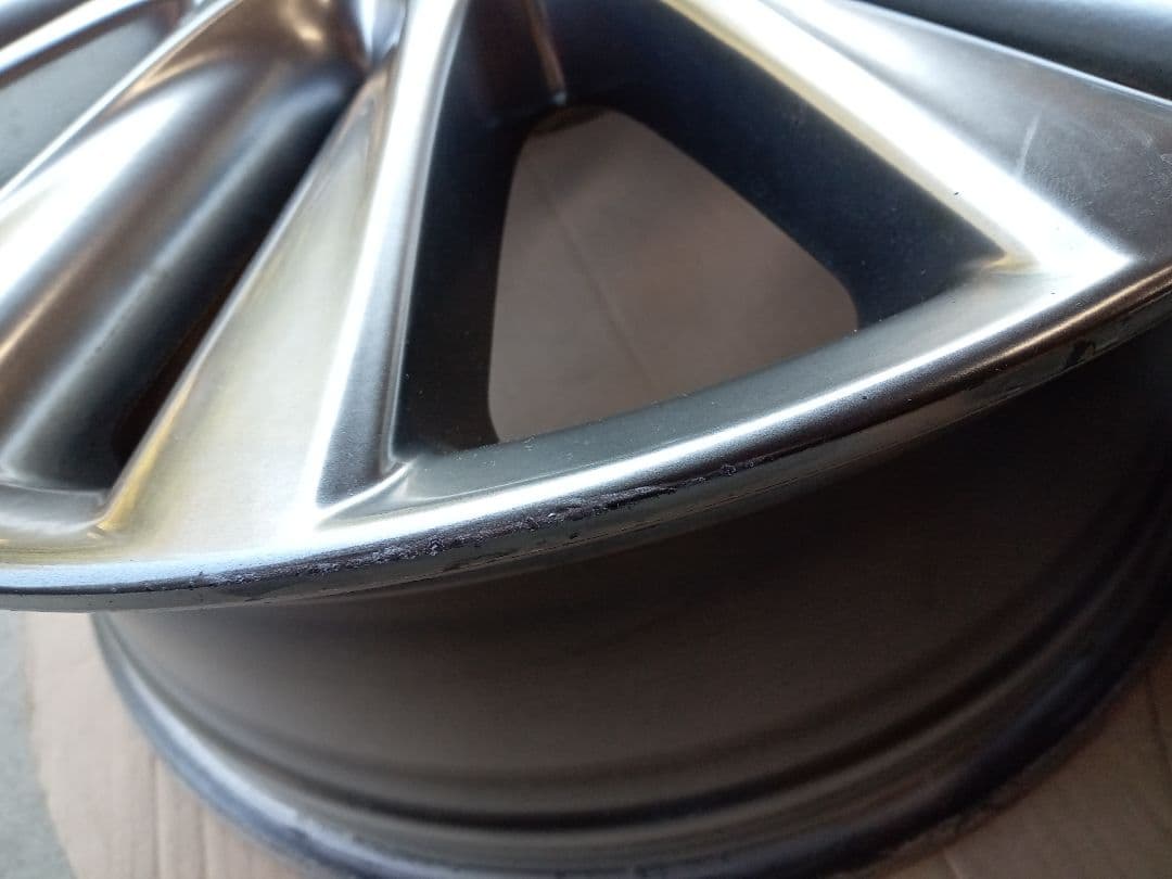 ハリアー純正ホイール