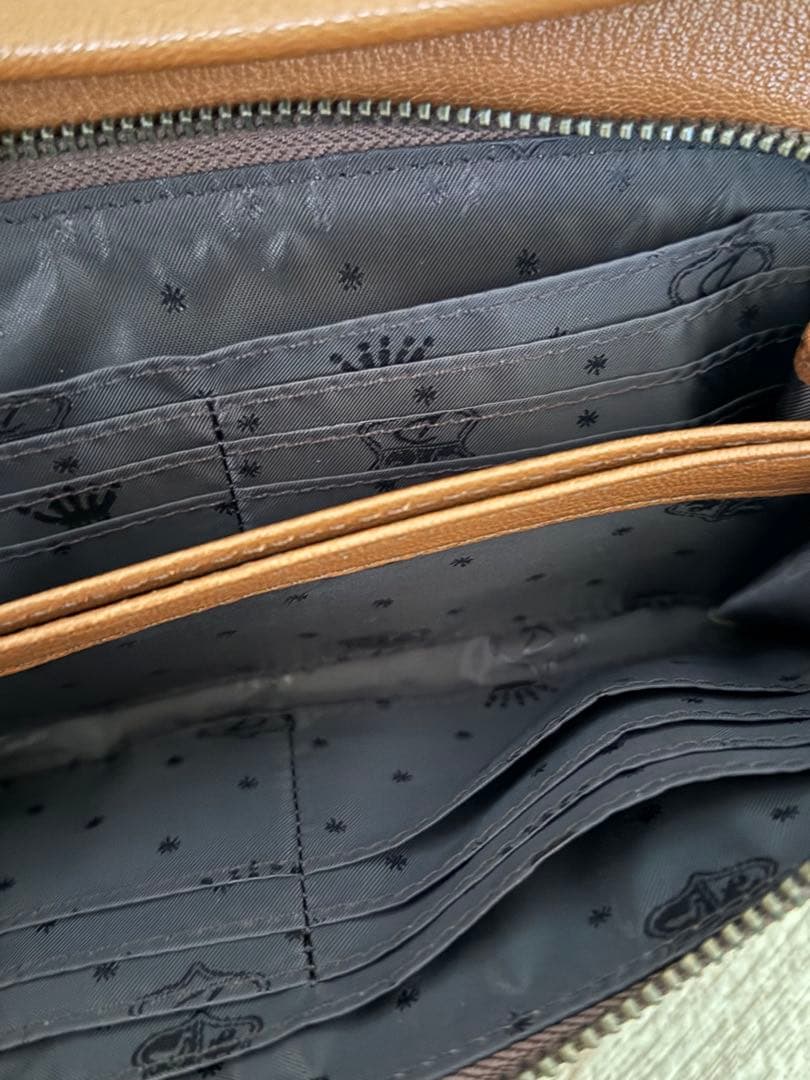 Dakotaのお財布ショルダー