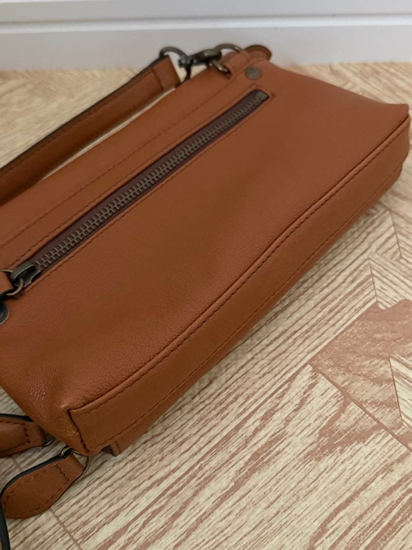 Dakotaのお財布ショルダー