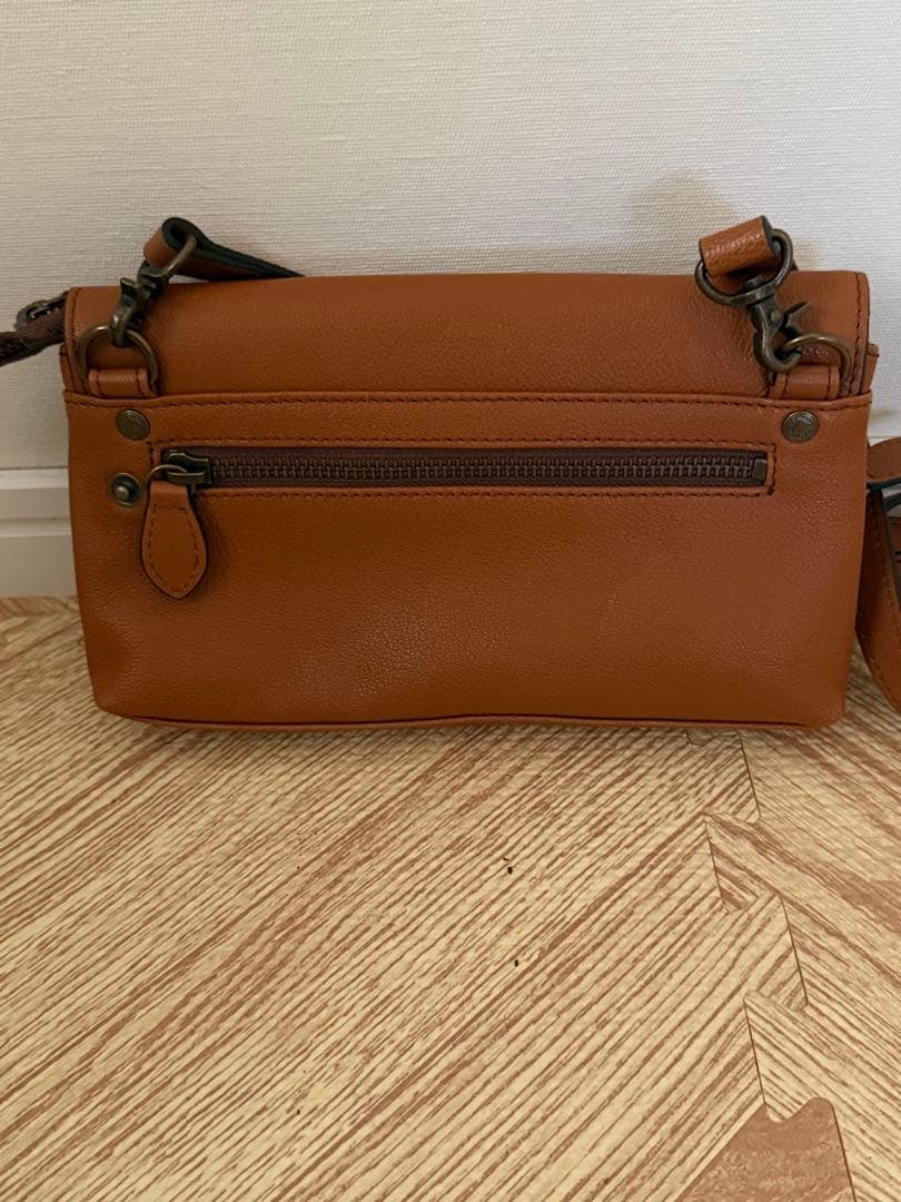 Dakotaのお財布ショルダー