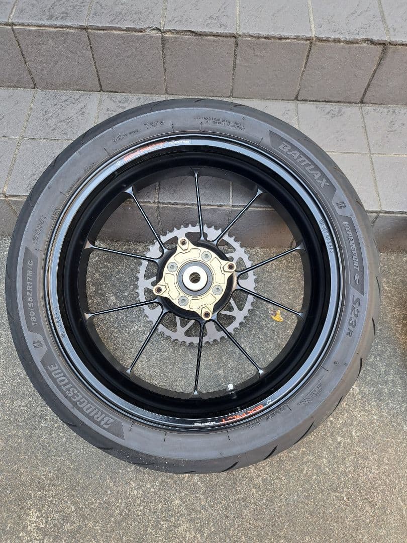 【美品】ZX-4R イグザクトアルミ鍛造ホイール前後　S23タイヤ付き