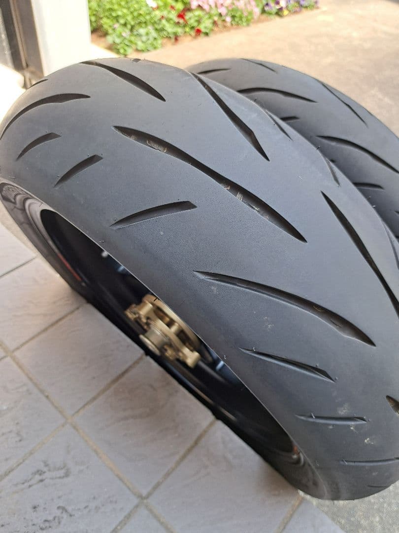 【美品】ZX-4R イグザクトアルミ鍛造ホイール前後　S23タイヤ付き