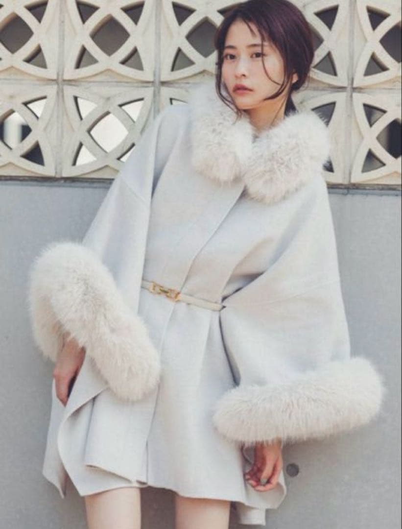 SNIDEL ファー付きミドルケープコート　ホワイト