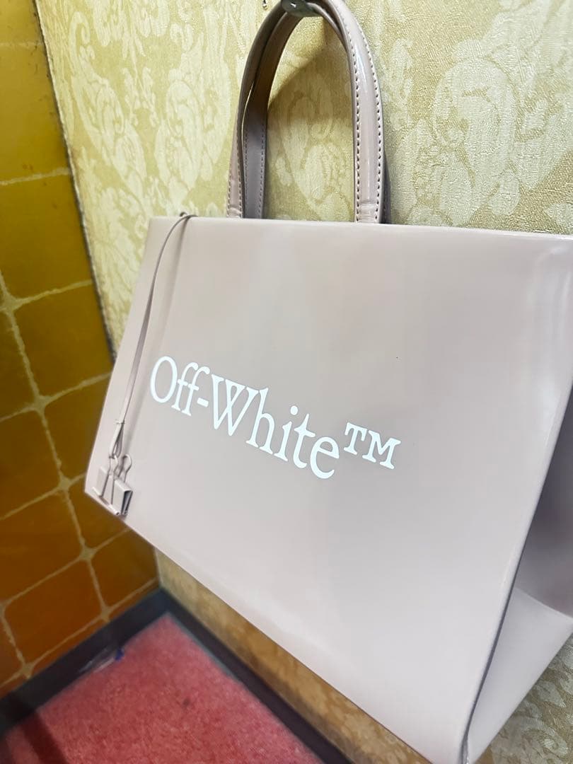 あ*ず様 超美品　希少　Off-White オフホワイト　エナメル 2wayトー