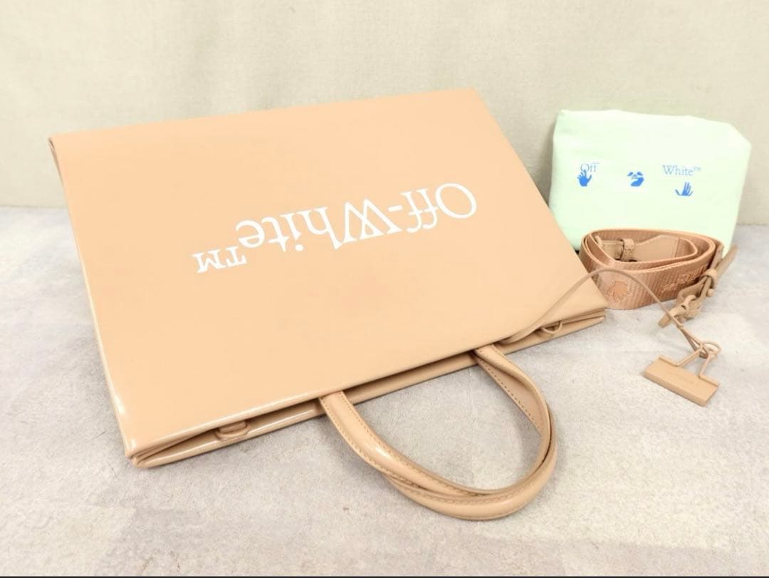 あ*ず様 超美品　希少　Off-White オフホワイト　エナメル 2wayトー