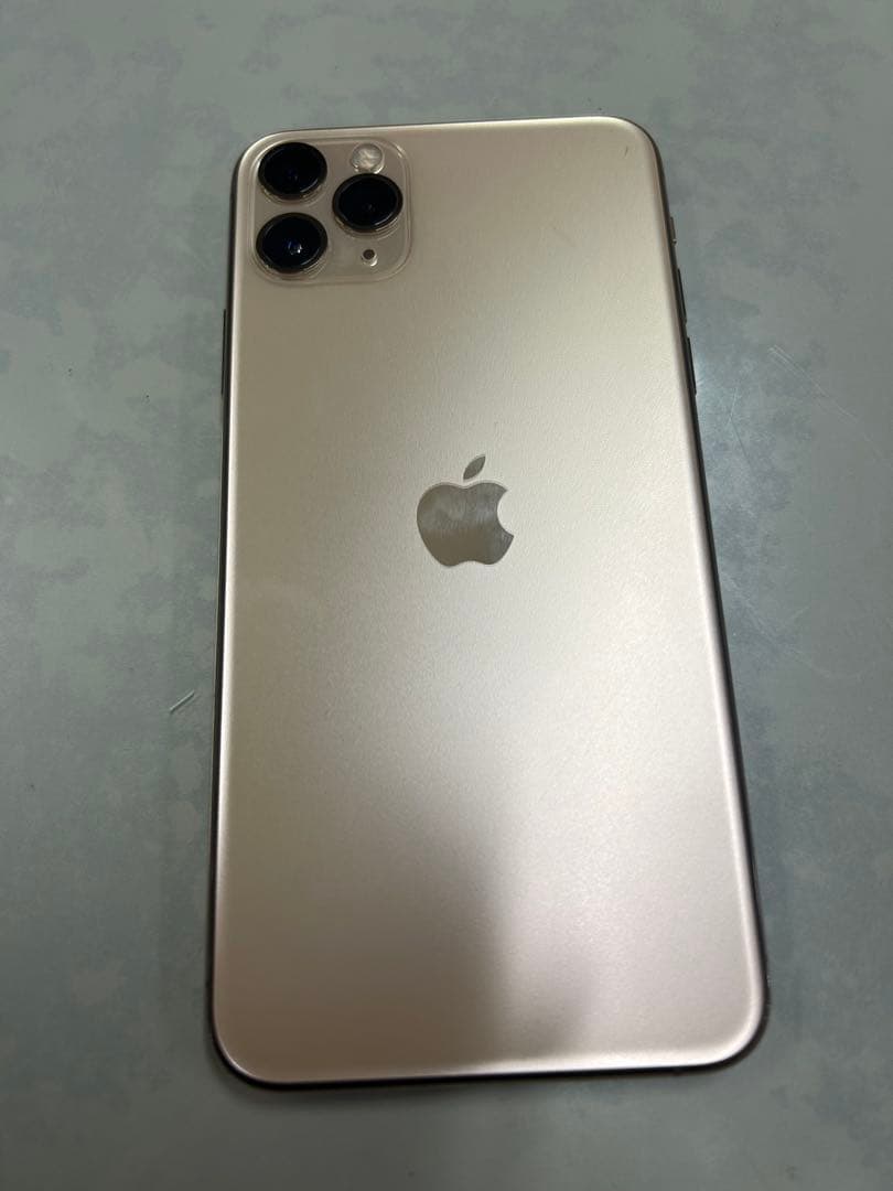 iPhone 11 Pro Maxゴールド　ラズミさん専用