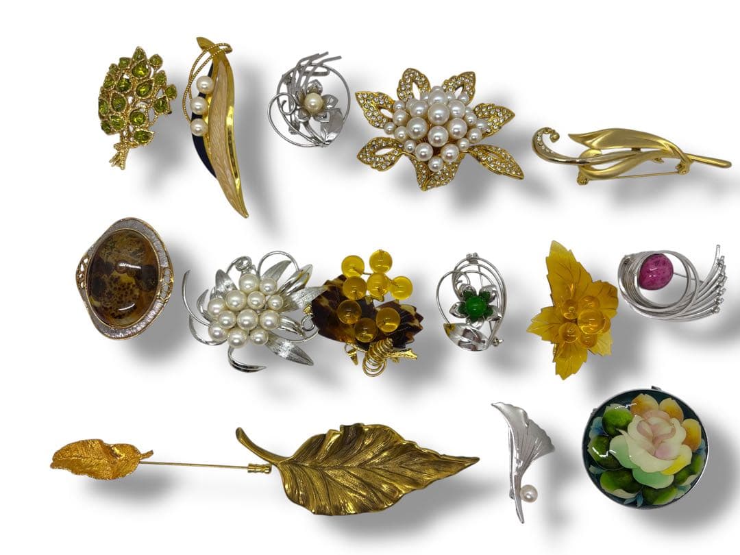 #アクセサリーまとめ売り　ブローチ、リング、イヤリング、ネックレスなど　P-10