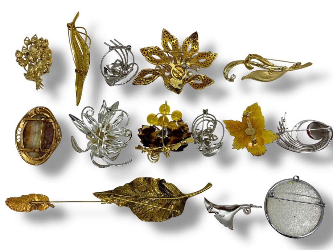 #アクセサリーまとめ売り　ブローチ、リング、イヤリング、ネックレスなど　P-10