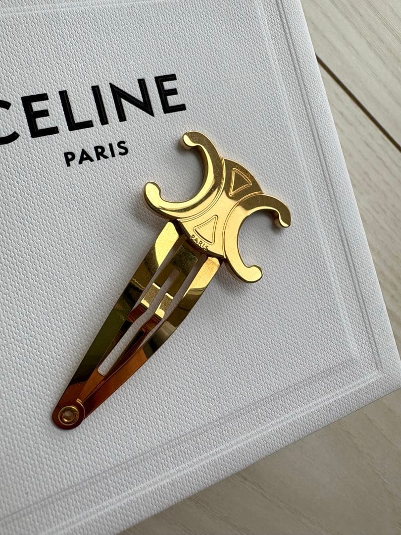 ★専用★セリーヌ　ヘアクリップ　ヘアピン　ゴールド　１個