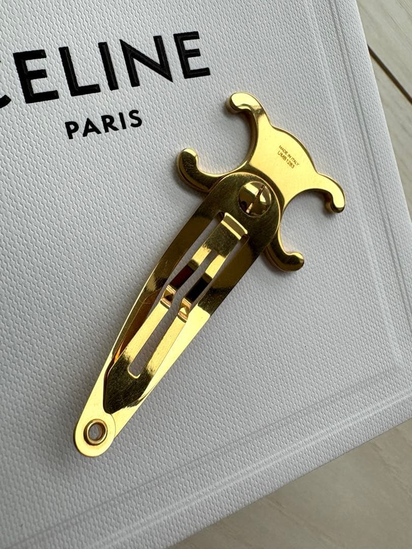 ★専用★セリーヌ　ヘアクリップ　ヘアピン　ゴールド　１個