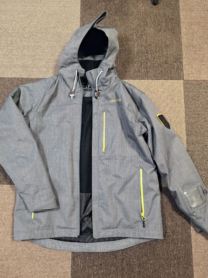 ほぼ未使用スキーウェア上下セット