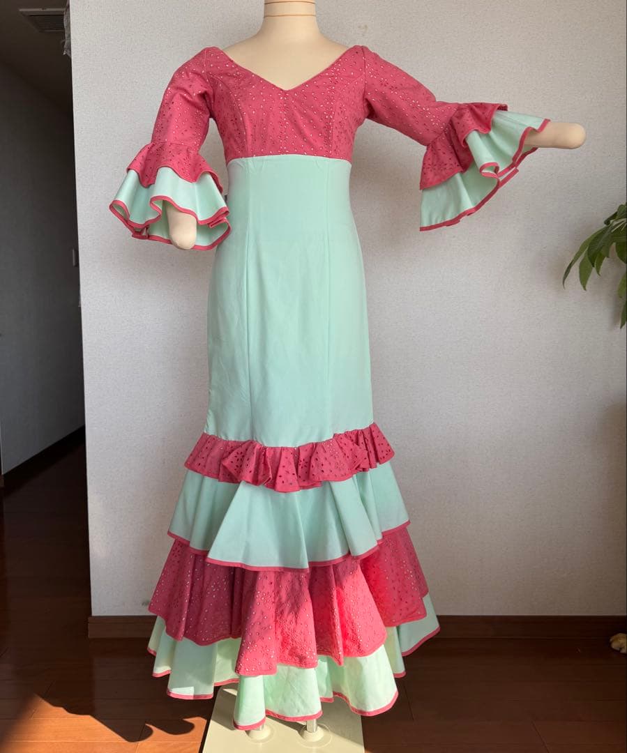 【フラメンコ衣装】再値下げ♪MOLINAフラメンコドレス４段フリル七分袖