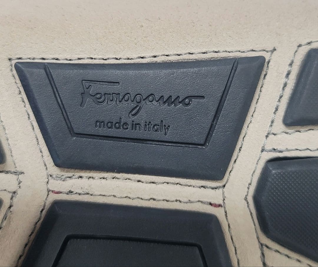 【美品】FERRAGAMO ドライビングシューズ 25cm ベージュ