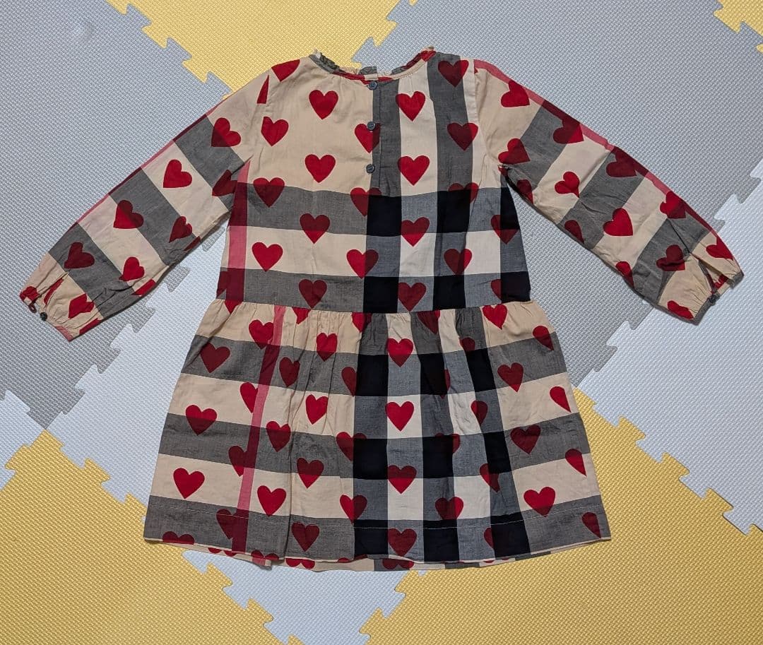 BURBERRY Children　ハート柄・チェック柄長袖ワンピース