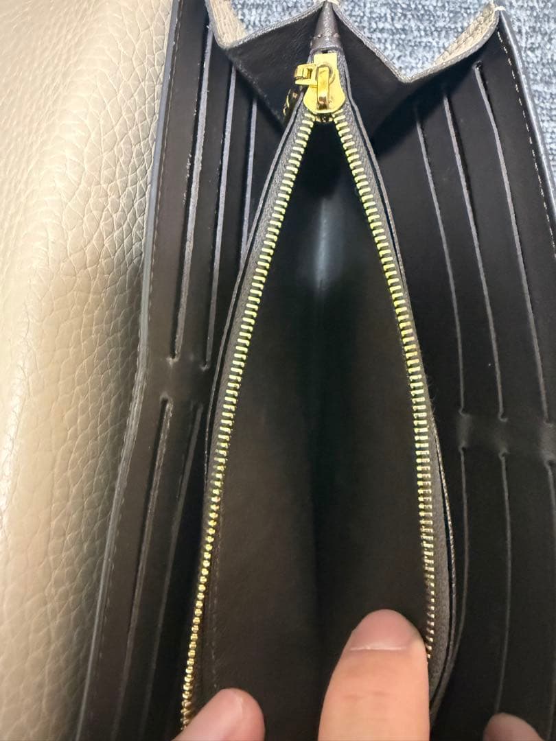 ルイヴィトン　長財布　レディース　ポルトフォイユ・カプシーヌ　箱付き　値段交渉可