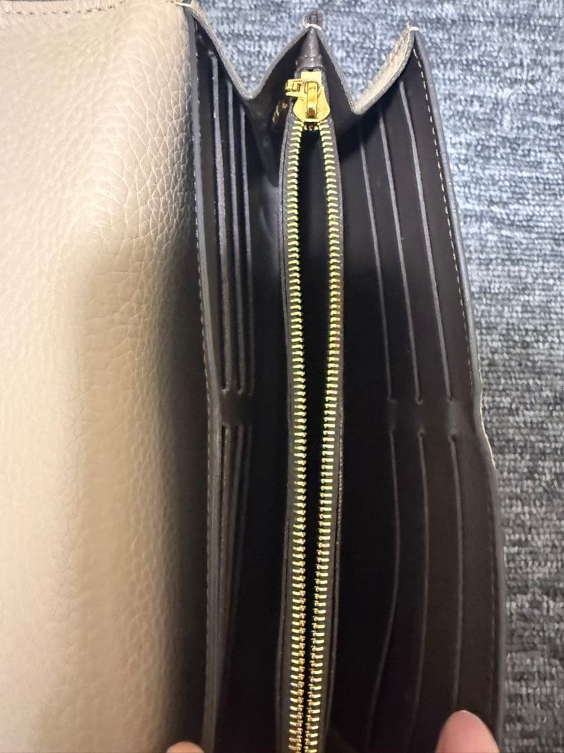 ルイヴィトン　長財布　レディース　ポルトフォイユ・カプシーヌ　箱付き　値段交渉可