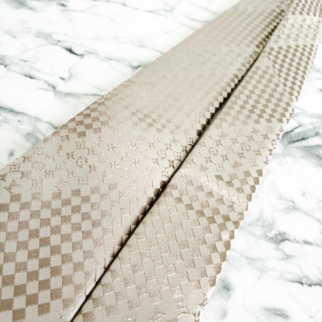 ✨未使用箱付極上品✨ルイヴィトン　ダミエモノグラムMIX ゴールド　ネクタイ