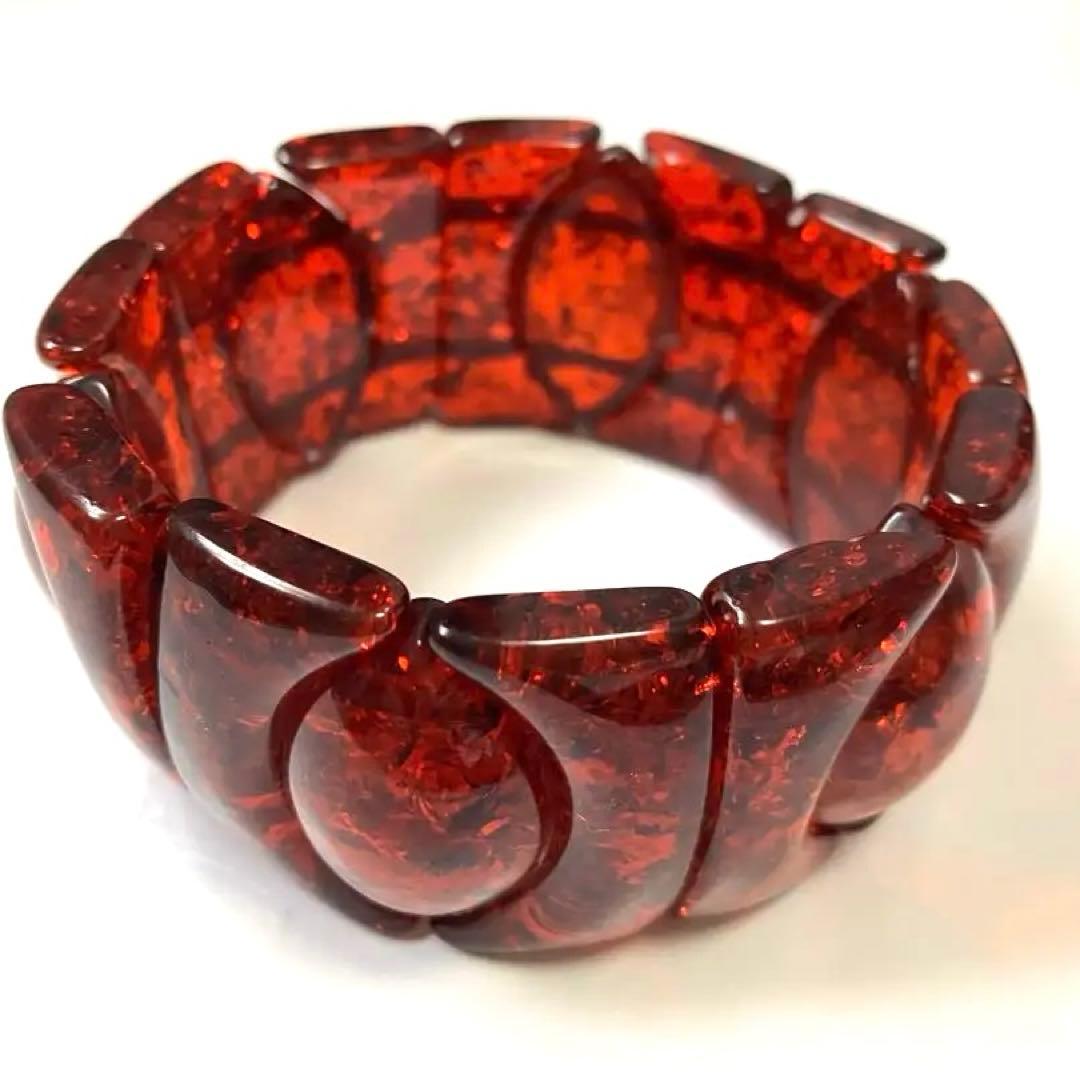 【残1】アンバー(天然樹脂琥珀)のブレスレット珍しいレッド　円周22cm 新品