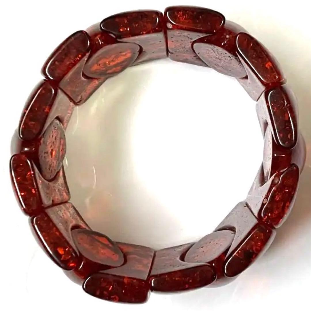 【残1】アンバー(天然樹脂琥珀)のブレスレット珍しいレッド　円周22cm 新品