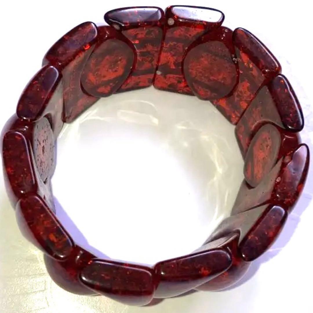 【残1】アンバー(天然樹脂琥珀)のブレスレット珍しいレッド　円周22cm 新品