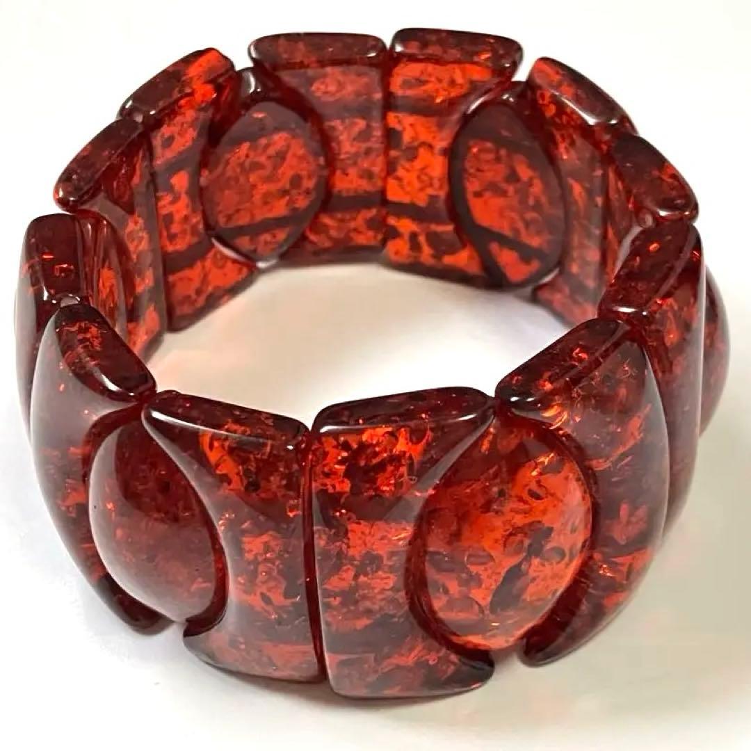 【残1】アンバー(天然樹脂琥珀)のブレスレット珍しいレッド　円周22cm 新品