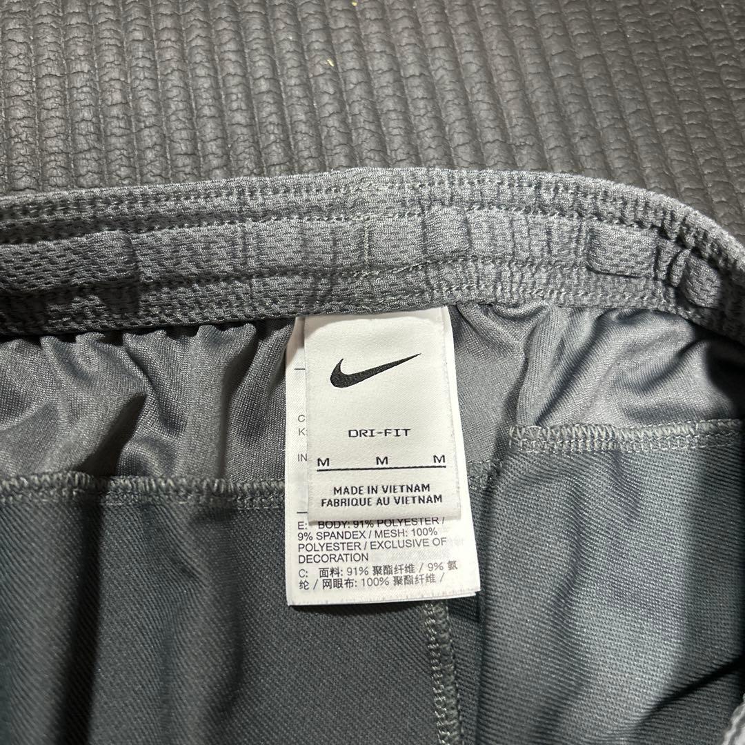 浦和レッズ　支給品　練習着　トレーニングウェア